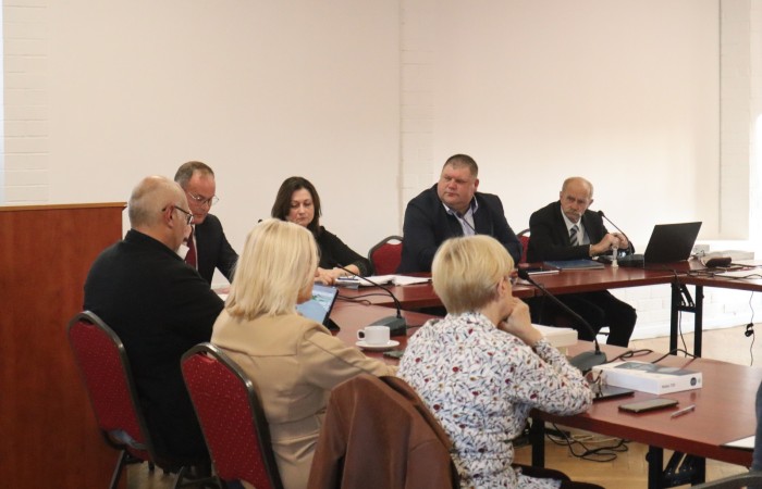 zdjęcie radnych podczas sesji