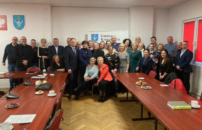 Wspólne zdjęcie uczestników biorących udział w spotkaniu