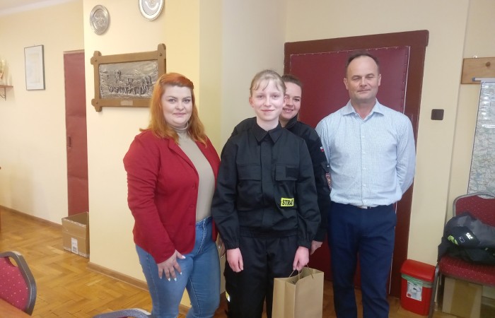 zdjęcie Wójta z lauretami turnieju pożarniczego