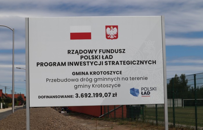 zdjęcie baneru reklamującego Polski Ład wraz z kwotą dofinansowania